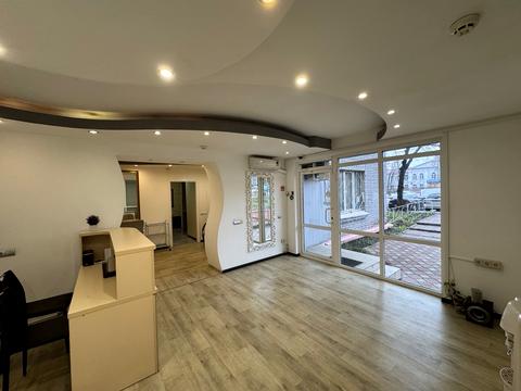 комерційна за адресою Берестейський просп. (Перемоги), 68/1