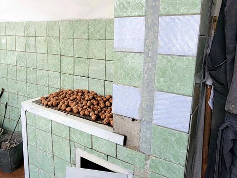 будинок за адресою Квітнева
