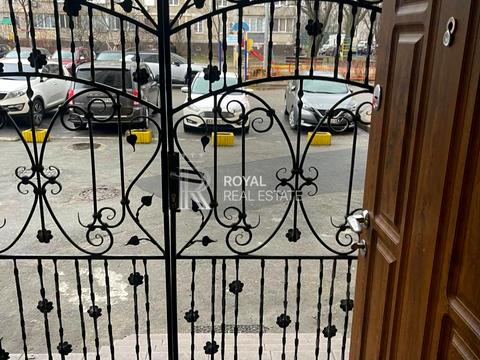 коммерческая по адресу Днепровская набережная ул., 13