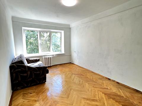 квартира по адресу Строителей ул., 18