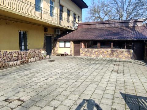 комерційна за адресою Львів, Якова Остряниці вул., 4
