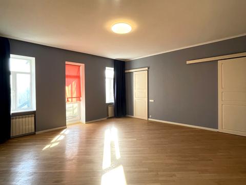 комерційна за адресою Чеховський пров., 8