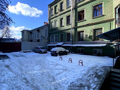 комерційна за адресою Жилянська вул., 43-Б