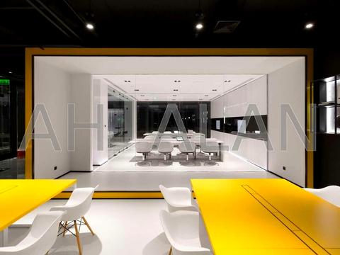 комерційна за адресою Вацлава Гавела бульв. (Івана Лепсе), 6