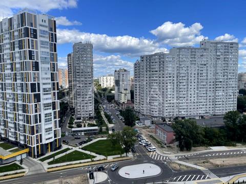 комерційна за адресою Микільсько-Слобідська вул., 11