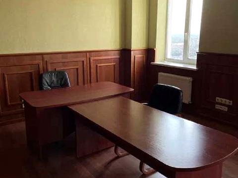 комерційна за адресою Павла Тичини просп., 18-Б