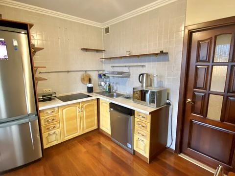 квартира за адресою Автозаводська вул., 77