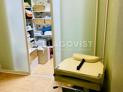 комерційна за адресою Верхогляда Андрія, 2
