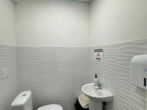 комерційна за адресою Боголюбова вул., 39