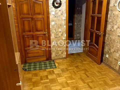 квартира за адресою Анни Ахматової вул., 15