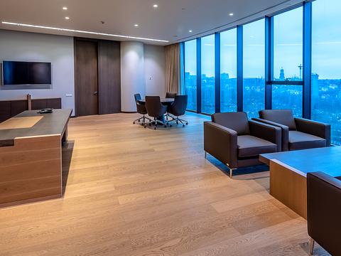 комерційна за адресою Болсуновська вул. (Сергія Струтинського), 13