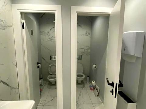 коммерческая по адресу Антоновича ул. (Горького), 74