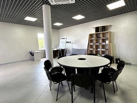 комерційна за адресою Гнатюка пров., 3