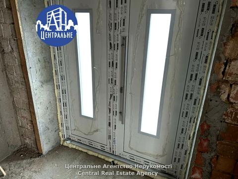 комерційна за адресою Комунальників вул., 2