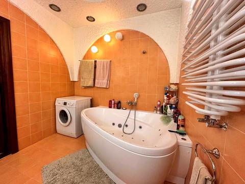 квартира за адресою Олександра Олеся вул., 25д