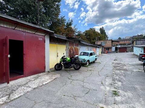 паркомісце за адресою Голосіївська вул., 15