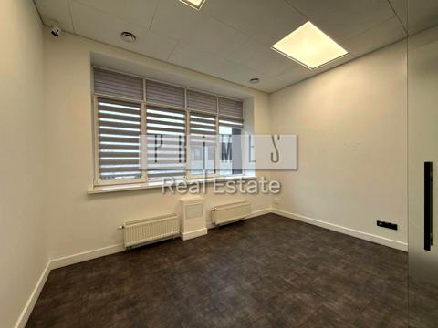 комерційна за адресою Михайла Максимовича вул. (Онуфрія Трутенка), 3