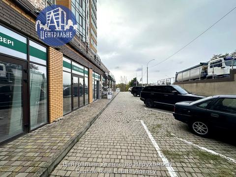 комерційна за адресою Чорновола вул., 1