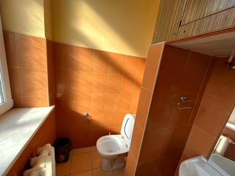 комерційна за адресою Залізнична, 8