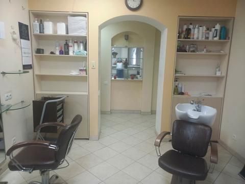 комерційна за адресою Левка Лук'яненка вул. (Маршала Тимошенка), 18