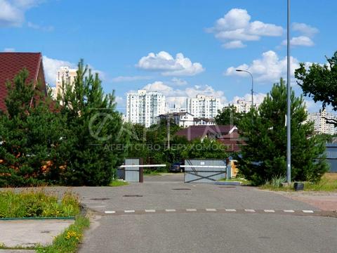 комерційна за адресою Лейбніца вул., 3