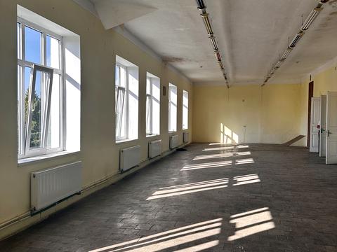 коммерческая по адресу Центральна ул., 8