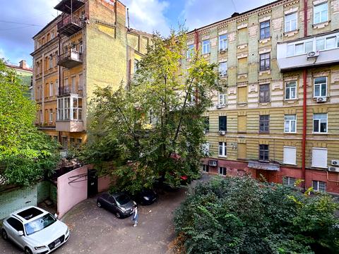 квартира за адресою Богдана Хмельницького вул., 10