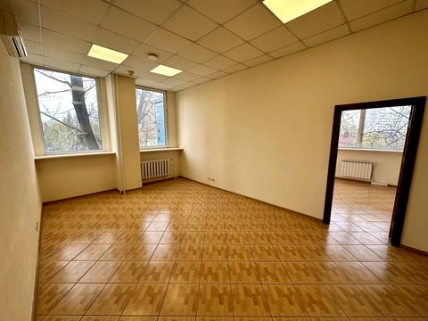 комерційна за адресою Ґарета Джонса вул. (Сім'ї Хохлових), 15