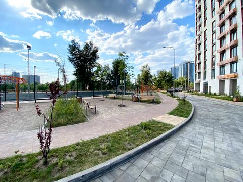 комерційна за адресою Дніпровська набережна вул., 16-Г