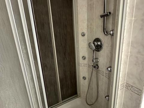 комерційна за адресою Саксаганського вул., 99