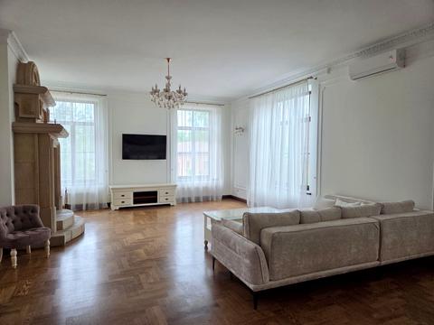 будинок за адресою Стежки вул.