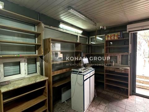 комерційна за адресою Кам'янецька вул., 141