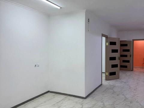 комерційна за адресою Молодіжна вул., 2/3Б