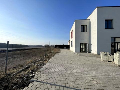 комерційна за адресою молодіжна, 1