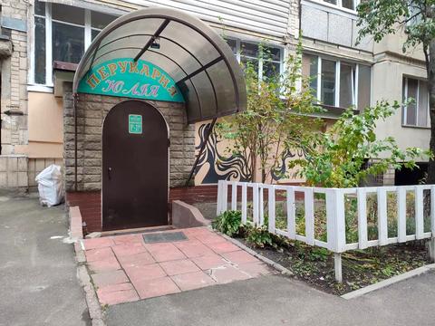 комерційна за адресою Васильківська вул., 42