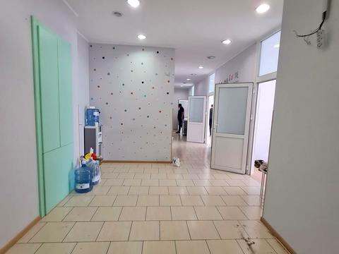 комерційна за адресою Кловський узвіз, 2 б