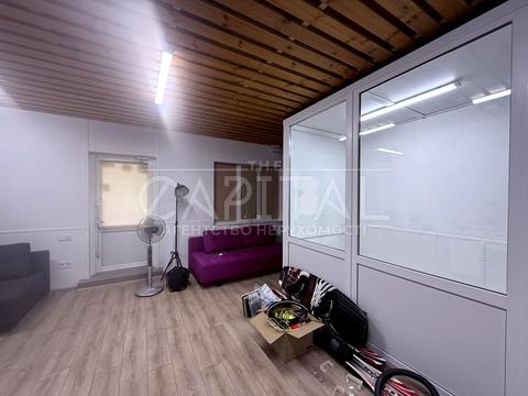 комерційна за адресою Гната Юри вул., 7