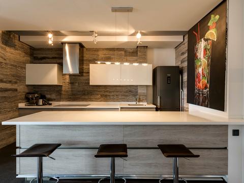 квартира за адресою Дніпровська набережна вул., 14