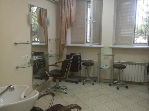 комерційна за адресою Левка Лук'яненка вул. (Маршала Тимошенка), 18