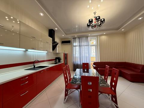квартира по адресу Дмитрия Яворницкого просп. (Карла Маркса), 3