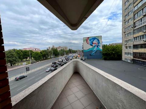 коммерческая по адресу Леси Украинки бульв., 30-А