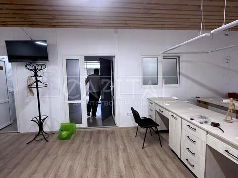 комерційна за адресою Гната Юри вул., 7