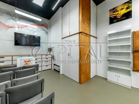 комерційна за адресою Старонаводницька вул., 6