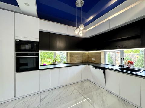 будинок за адресою Степана Бандери