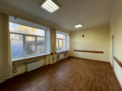 комерційна за адресою Визволення, 2