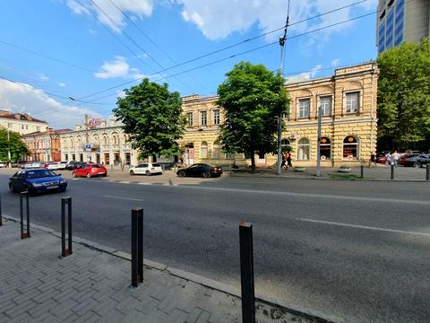 комерційна за адресою Лазаря Глоби вул. (Андрія Фабра), 9