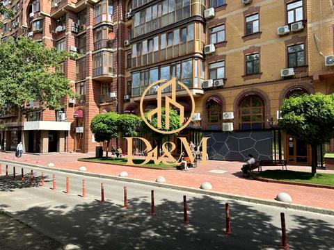 комерційна за адресою Євгена Коновальця вул. (Щорса), 36-В