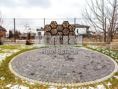 будинок за адресою Вишнева вул.