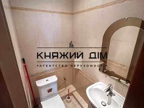 квартира за адресою Митрополита Андрея Шептицького вул. (Анатолія Луначарського), 10