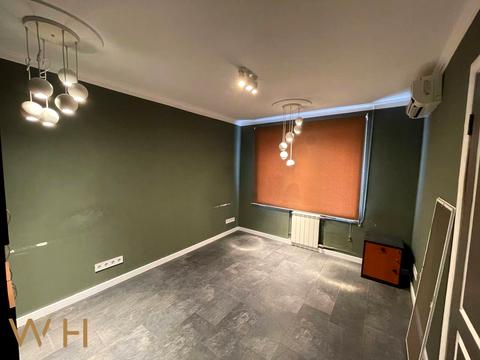 комерційна за адресою Левка Лук'яненка вул. (Маршала Тимошенка), 2-Л